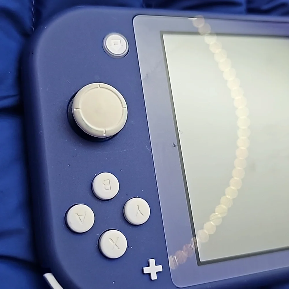 NINTENDO SWITCH - Picture 3 of 9
